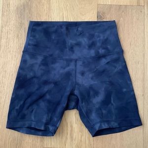 Lululemon Wunder Train High-rise Short 6” blue diamond dye color, size 6